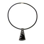 Wabi kristály nyaklánc –fekete színű bőr, ezüst színű foglalat