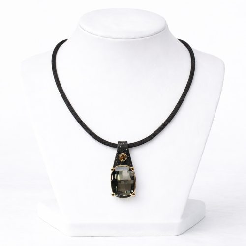 Queen kristály nyaklánc, fekete