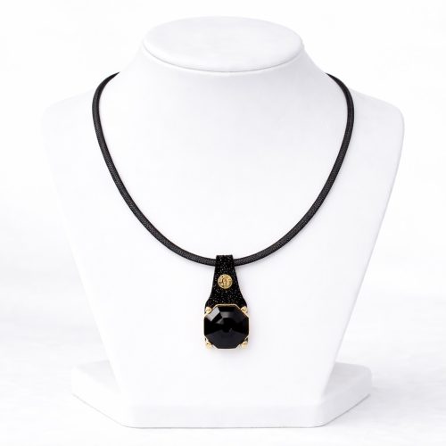 Queen Crystal Necklace – Black 