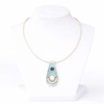 Mare - Kék színű bőr és gyöngy nyaklánc 